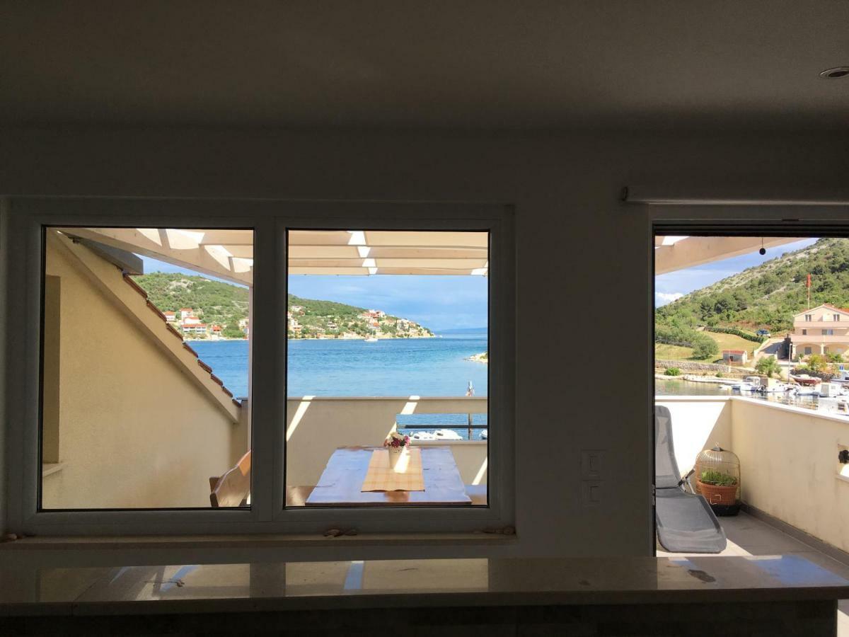 Apartment Pika Smokvina 2A Vinišće Exterior foto
